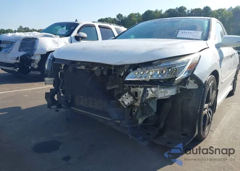2016 Honda Accord Touring z USA, uszkodzony, nr VIN 1HGCR3F92GA012053